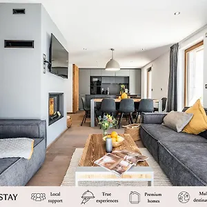 Le Globe Argentiere - By Emerald France